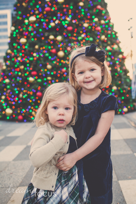 professional holiday photos Dallas Texas Klyde Warren Park