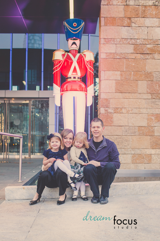 professional holiday photos Dallas Texas Klyde Warren Park