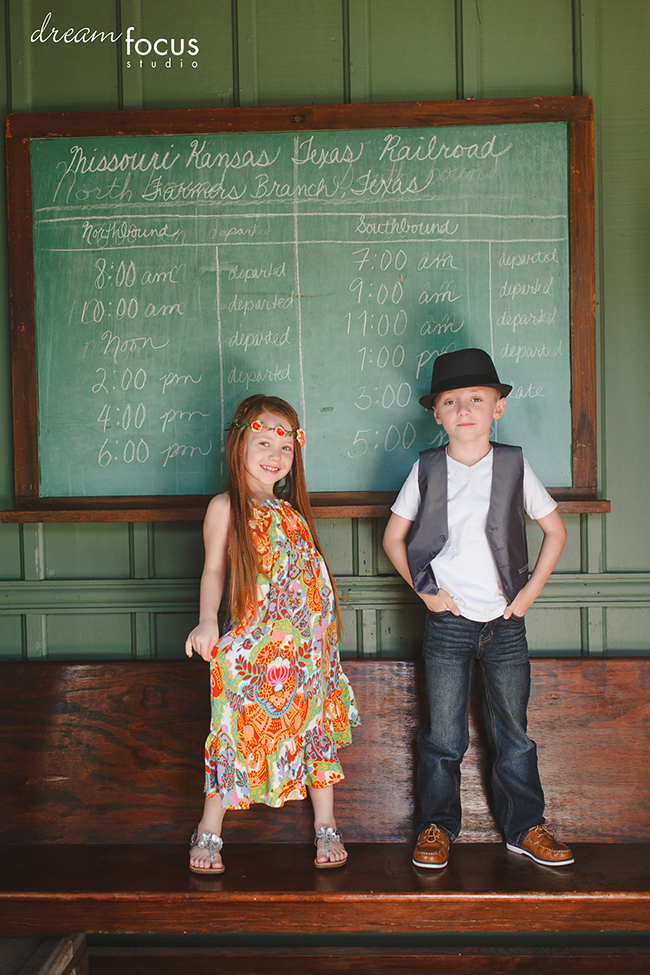 Vintage Styled Children’s Photoshoot at Farmer’s Branch Historical Park