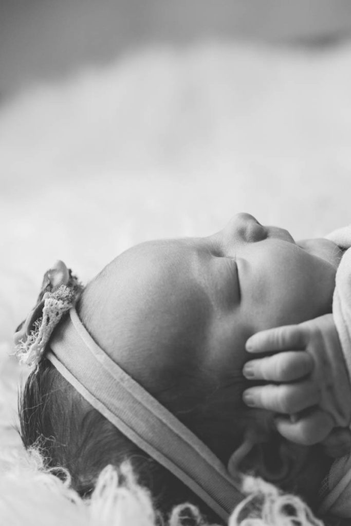 simple swaddle session dallas best newborn photographer dream focus studio