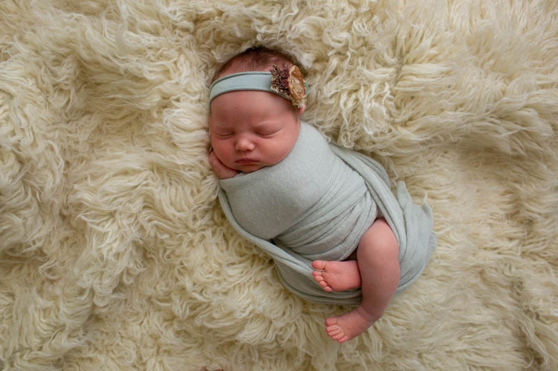 simple swaddle session dallas best newborn photographer dream focus studio