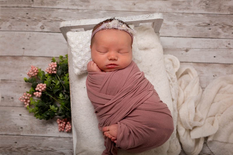 simple swaddle session dallas best newborn photographer dream focus studio