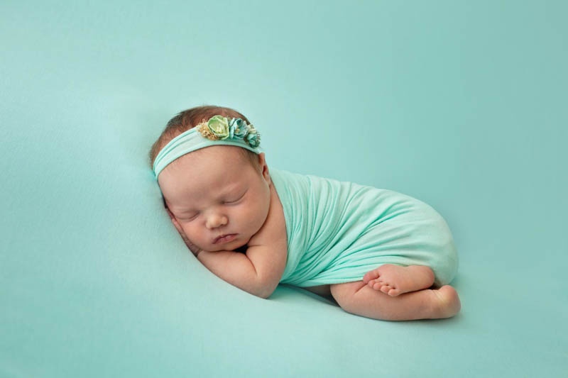 simple swaddle session dallas best newborn photographer dream focus studio
